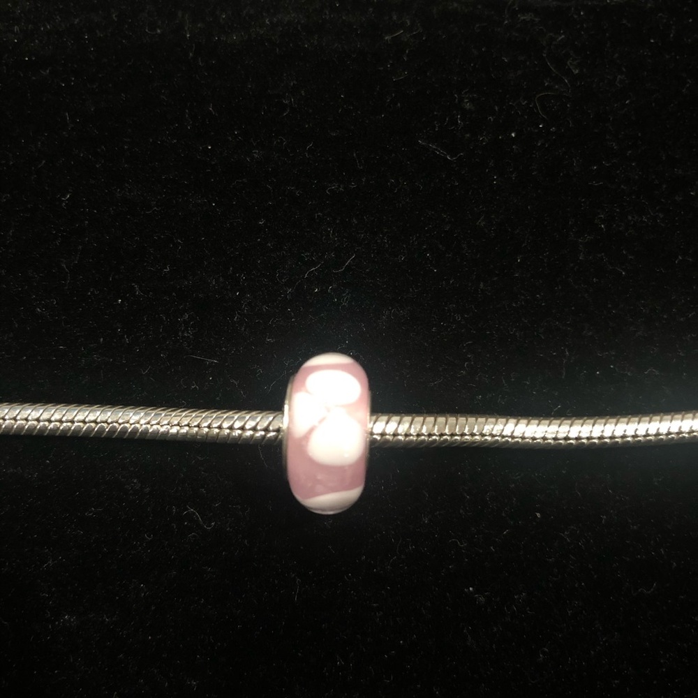 Chamilia glass murano flower bead